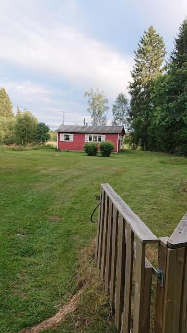 Stuga Vad Vatten Åsarp Buitenkant foto
