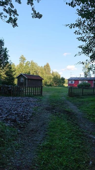 Stuga Vad Vatten Åsarp Buitenkant foto
