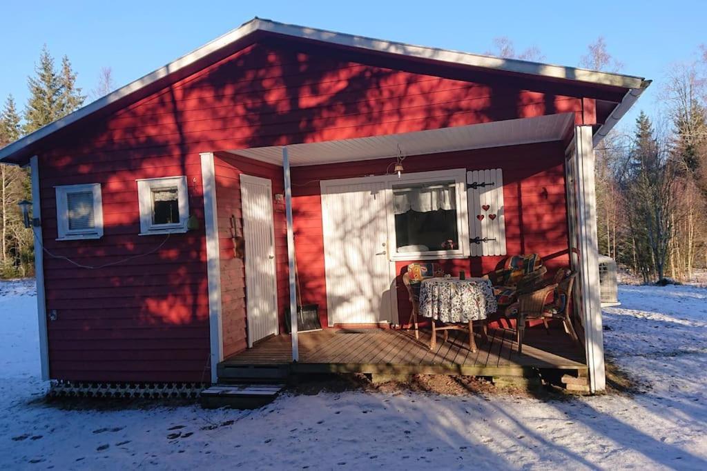 Stuga Vad Vatten Åsarp Buitenkant foto