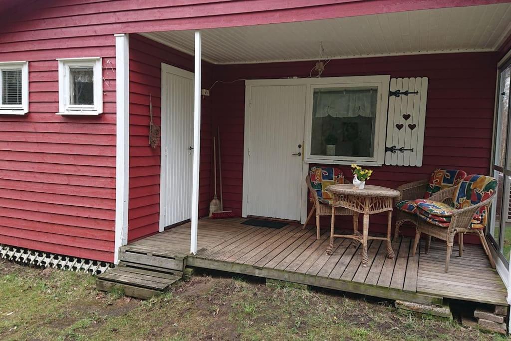Stuga Vad Vatten Åsarp Buitenkant foto