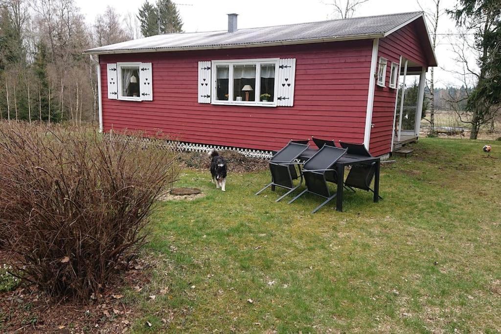 Stuga Vad Vatten Åsarp Buitenkant foto