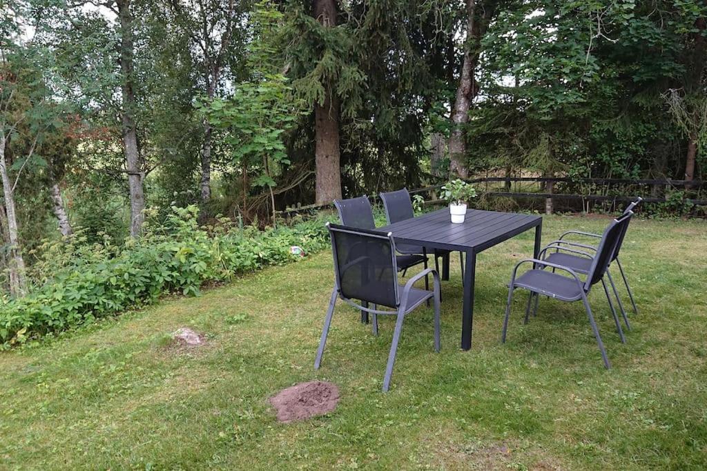 Stuga Vad Vatten Åsarp Buitenkant foto