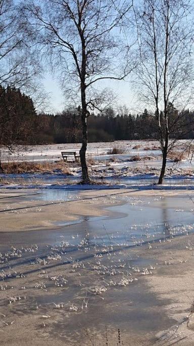 Stuga Vad Vatten Åsarp Buitenkant foto